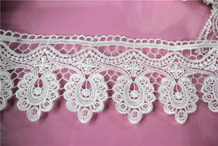 水溶涤纶镂空蕾丝花边新款上市 聚焦枫格花边厂家直销，探访义乌国际商贸城四区辅料新趋势